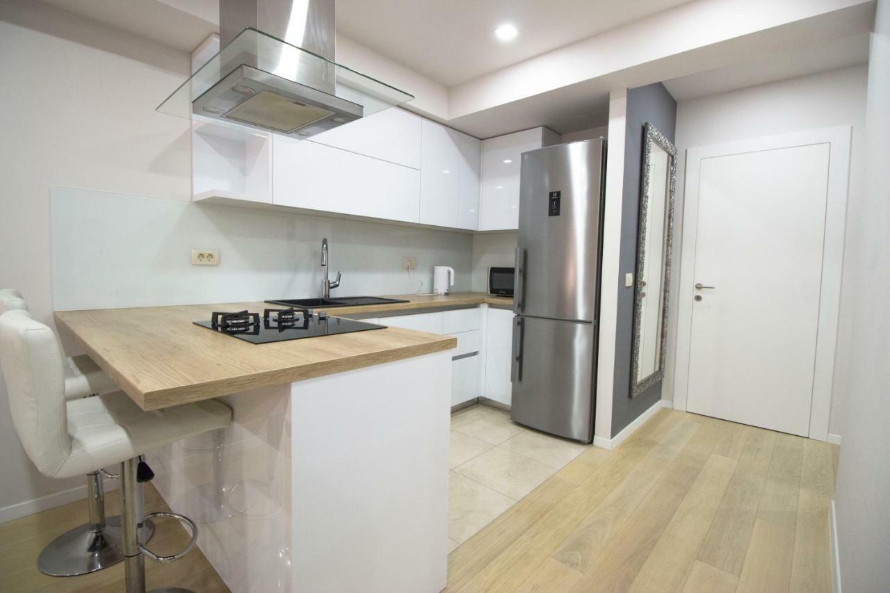 Apartment Deluxe NaNa Makarska Buitenkant foto