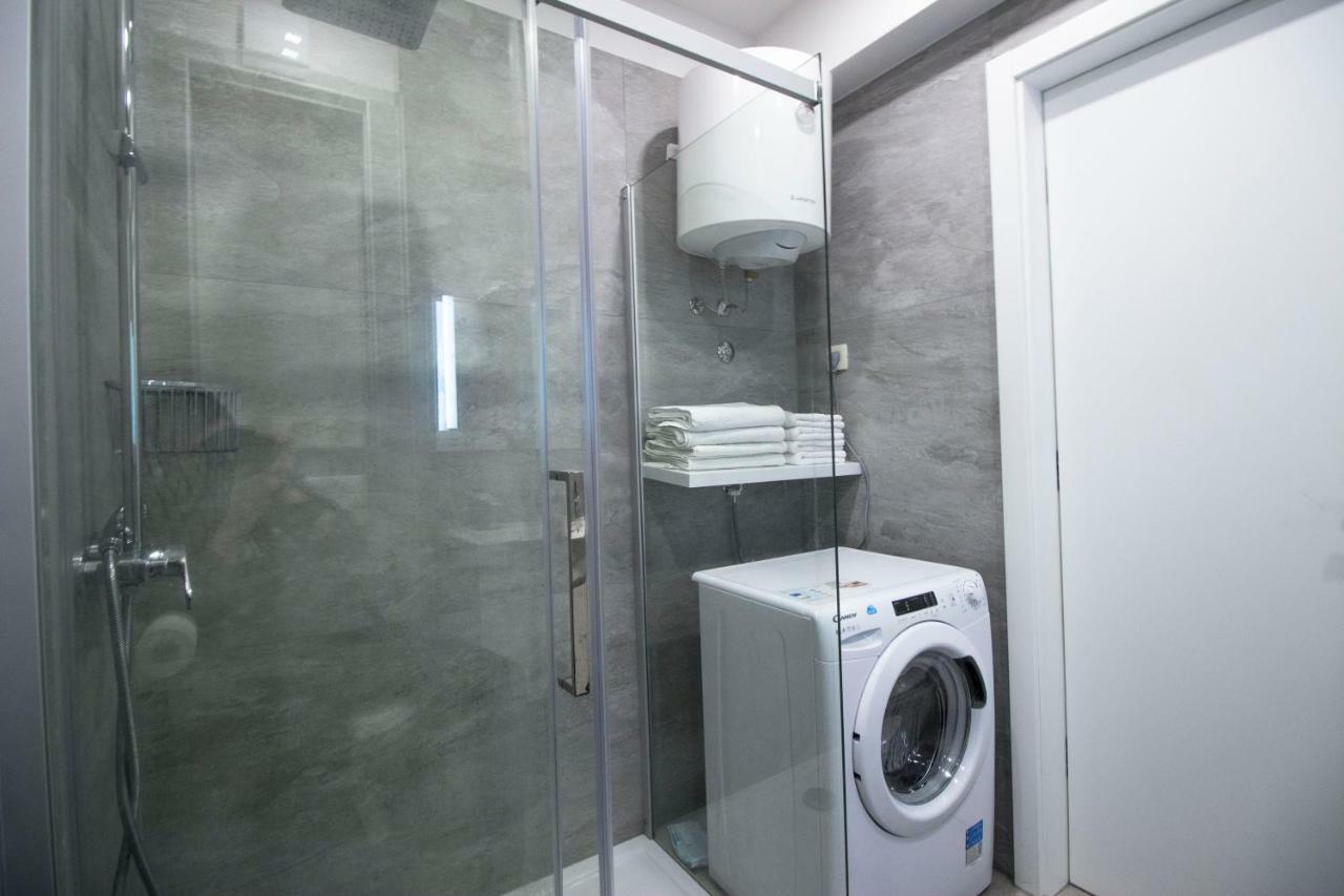 Apartment Deluxe NaNa Makarska Buitenkant foto